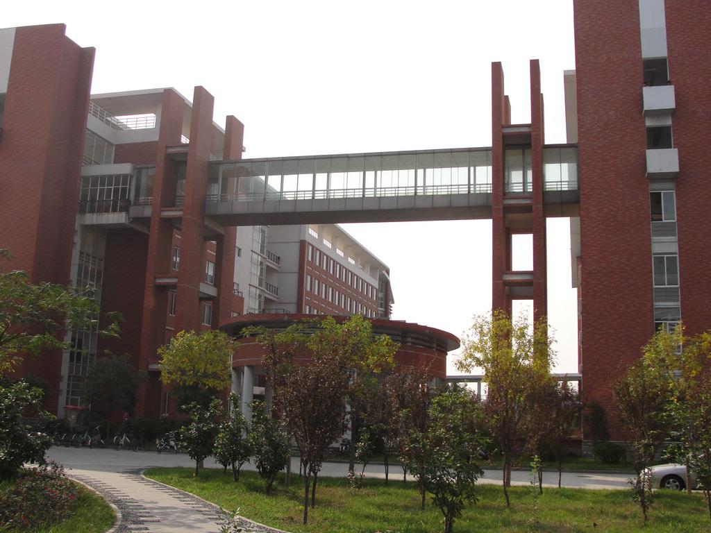 欧美视频
教学办公楼.jpg